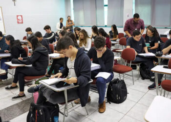 Provas do Enem 2024 começam neste domingo (3)