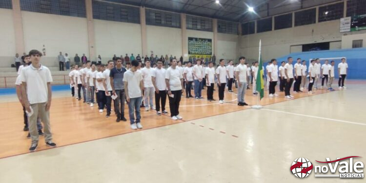 Jovens de Capinzal e Ouro recebem certificado de Dispensa de Incorporação do Serviço Militar