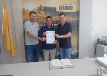 Legislativo de Ouro devolve mais de R$ 500 mil à Administração Municipal
