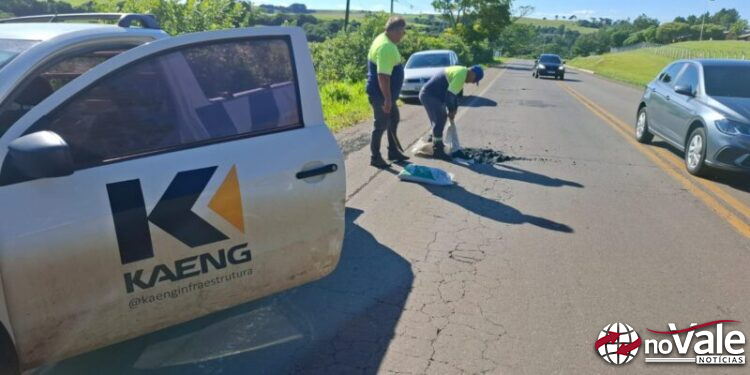 Rodovia SC-467 recebe serviço paliativo de tapa-buracos no trecho entre Capinzal e Zortéa (vídeo)