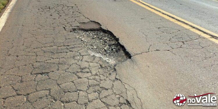 SC-467 entre Capinzal e Zortéa: buracos na rodovia oferecem riscos aos motoristas