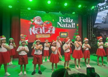 Apresentação das escolas e show infantil marcaram a programação Natal da Magia em Ouro