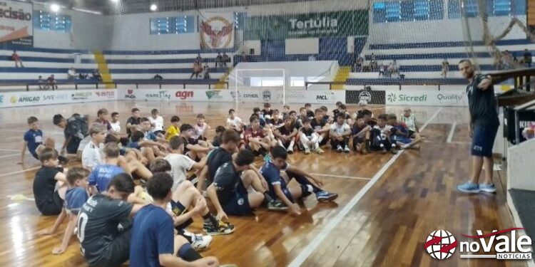 Capinzal Futsal promove avaliações para categorias de base e reúne cerca de 90 atletas