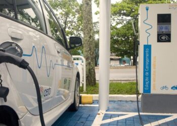 Celesc lança Chamada Pública em busca de parceiros para instalação de postos para recarga de veículos elétricos e híbridos