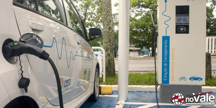 Celesc lança Chamada Pública em busca de parceiros para instalação de postos para recarga de veículos elétricos e híbridos