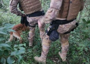 Homem com mandado de prisão é capturado após perseguição em Anita Garibaldi
