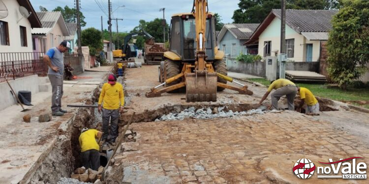 Implantada rede de drenagem pluvial no Bairro Kleinubing em Ouro