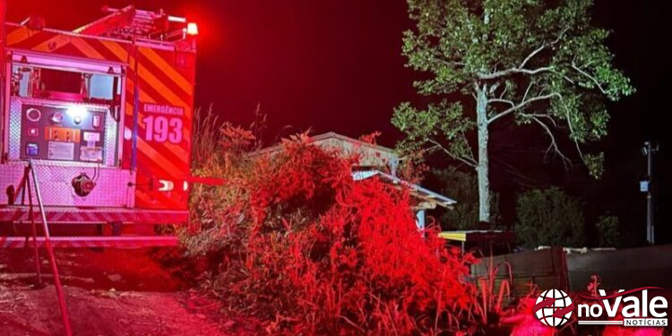 Incêndio destrói chiqueiro e mata suíno no interior de Macieira