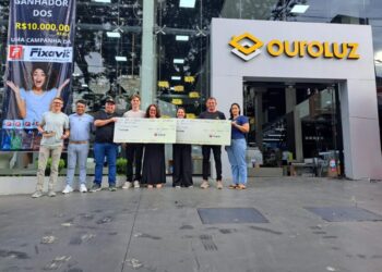 Cliente de Capinzal é contemplada com prêmio de R$ 10 mil em promoção da Ouroluz e Fixavit