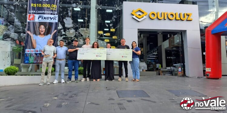 Cliente de Capinzal é contemplada com prêmio de R$ 10 mil em promoção da Ouroluz e Fixavit