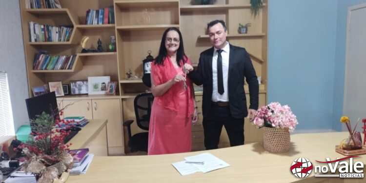 Rosane e Alesandro são empossados para o segundo mandato em Zortéa