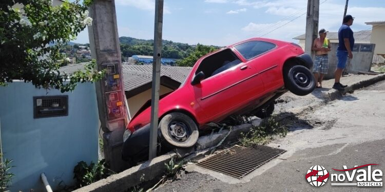 Motorista é preso após causar novo acidente no mesmo local em Herval d’Oeste
