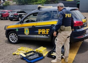 Jovem é presa com mais de 30 kg de maconha