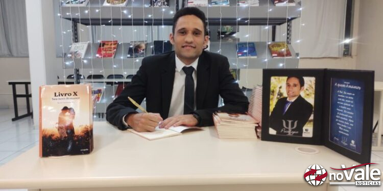 Psicólogo Edinei Gerônimo lança livro na Unoesc Capinzal