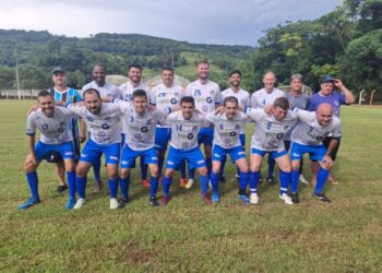 Master Capinzal goleia Lira de Lacerdópolis