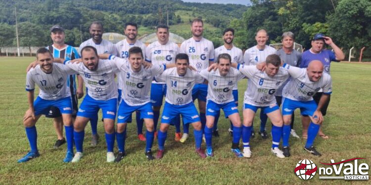 Master Capinzal goleia Lira de Lacerdópolis