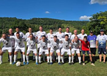 Master Capinzal empata em casa com o Flor da Serra
