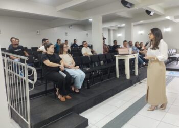 Vereadores e servidores de Capinzal e Ouro participam de curso com foco nas funções legislativas