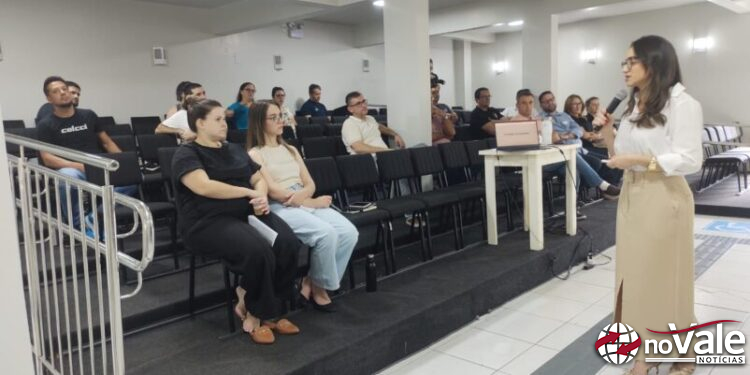 Vereadores e servidores de Capinzal e Ouro participam de curso com foco nas funções legislativas
