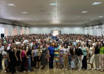 Secretaria da Educação de Capinzal inicia o ano letivo de 2025 com evento especial para educadores