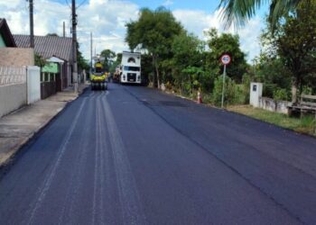 Concluída a pavimentação asfáltica de todas as ruas do Bairro Kleinubing em Ouro
