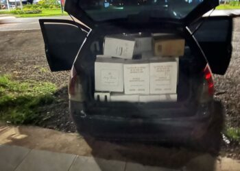 Carro carregado com mais de 400 garrafas de vinhos é apreendido na BR-282