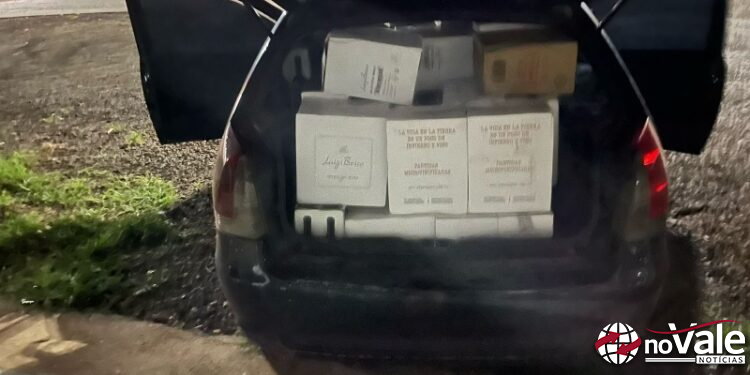 Carro carregado com mais de 400 garrafas de vinhos é apreendido na BR-282