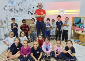 Corpo de Bombeiros realiza palestra educativa orientando crianças sobre prevenção de acidentes com animais peçonhentos