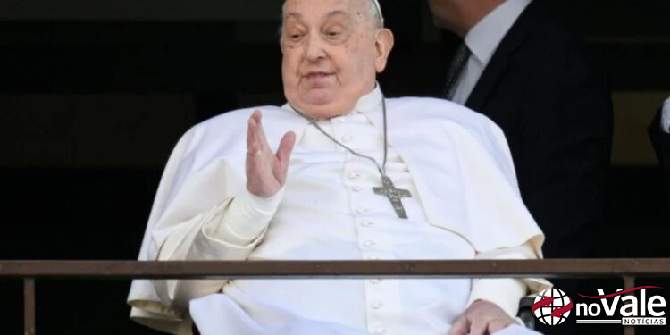 Papa Francisco deixa o hospital após quase 40 dias internado