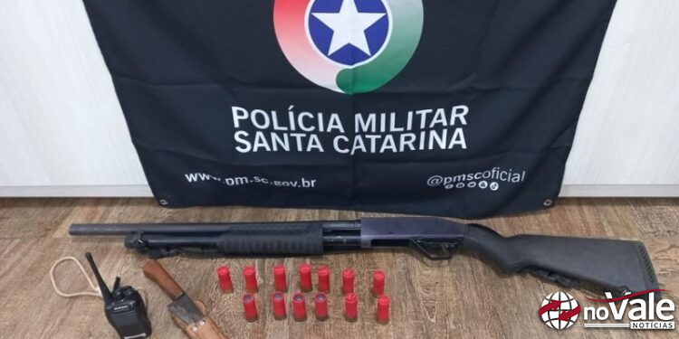 Trio é detido pela PM Ambiental por porte ilegal de armas