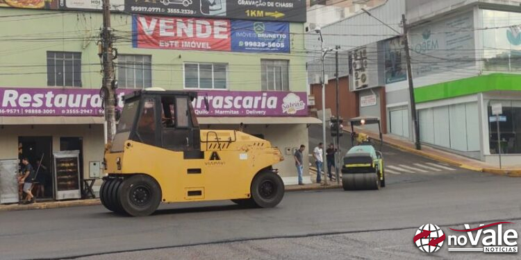 Administração de Ouro realiza revitalização da rua Felipe Schmidt
