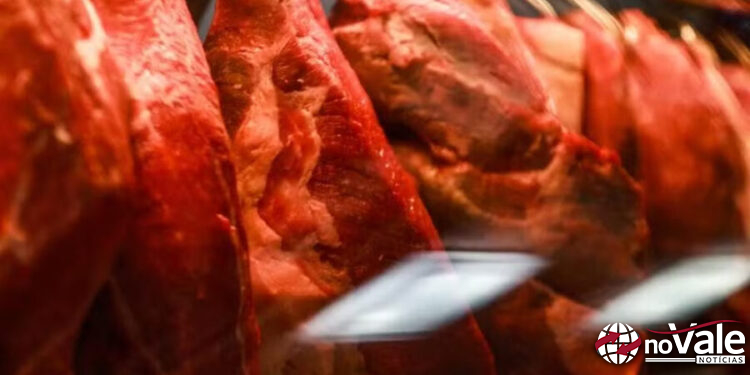 China suspende compra de carne bovina de três frigoríficos do Brasil