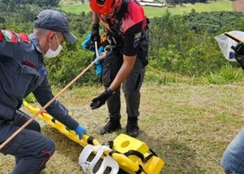 Queda de parapente durante evento esportivo deixa mulher ferida em Tangará