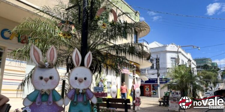 Finalizada colocação da decoração de Páscoa em Capinzal