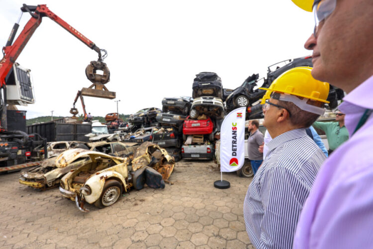 Governo do Estado inicia segunda etapa da Operação Limpa Pátios do Detran/SC
