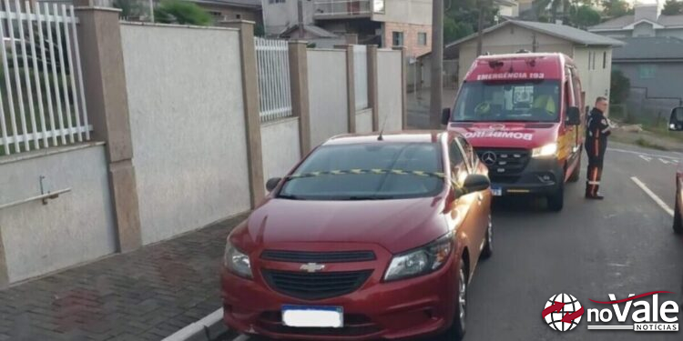 Madrasta afirma que esqueceu de levar criança encontrada morta em carro para creche em Videira