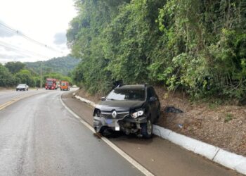Mulher fica ferida em saída de Pista na SC-135, em Videira