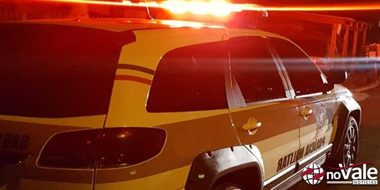 Jovem tenta furtar objetos de caminhão e é preso pela polícia em Catanduvas