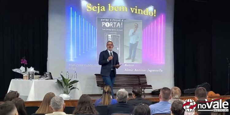 Capinzalense Almir Antônio Isganzella lança seu 3º livro em Capinzal