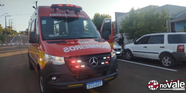 Condutora tem perda de consciência e colide com veículo estacionado em Capinzal