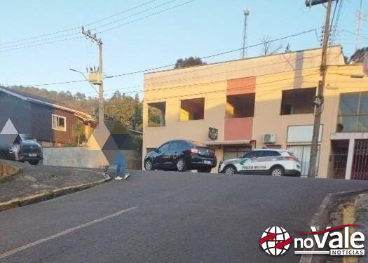 Homem embriagado provoca acidente e é preso em Água Doce