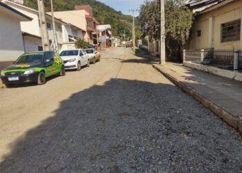 Assinada ordem serviço da pavimentação da rua José Cadorin e estacionamento do Ginásio Dileto Bertaiolli