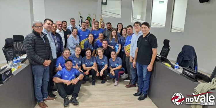 Equipe feminina de bocha de Capinzal recebe Moção de Aplauso da Câmara de Vereadores pela conquista da 1ª Taça Meio-Oeste