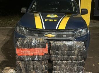 PRF e PMRV apreendem mais de 220 kg de maconha na BR-158 em Cunha Porã