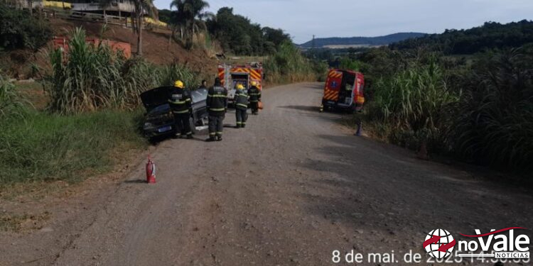 Princípio de Incêndio em veículo mobiliza bombeiros na SC-465 em Salto Veloso