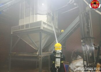 Incêndio em máquina de pallets mobiliza bombeiros em Santa Cecília