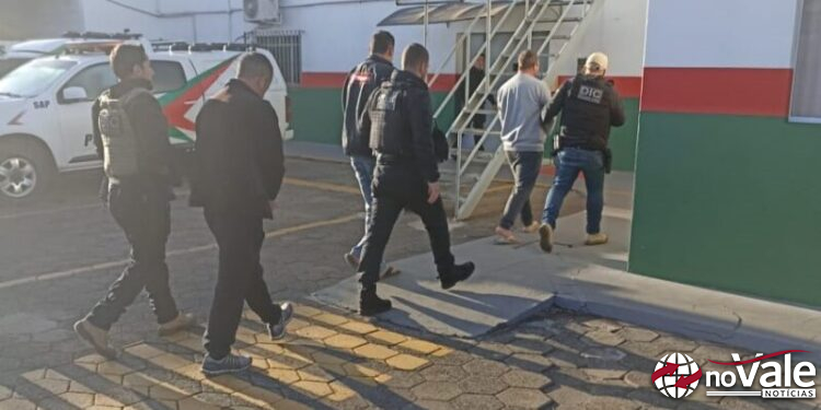 Polícia Civil prende em Lages suspeitos de furto de 150 armas em Ipira