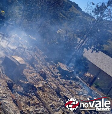 Incêndio destrói residência no interior do município de Vargem Bonita