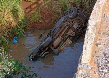 Homem morre após carro cair em rio nas proximidades de Vargem