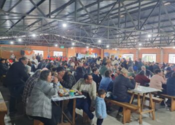 Casa cheia marca mais uma almoço da Associação de mulheres do bairro São Cristóvão